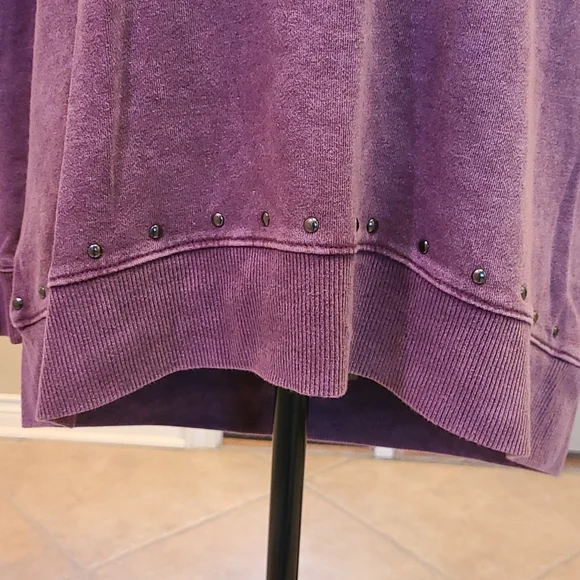 Woman's Rock & Republic Sweatshirt Size Large - Picture 5 of 8